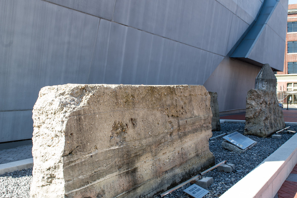 The National WWII Museum — Founders Plaza — Photo 3